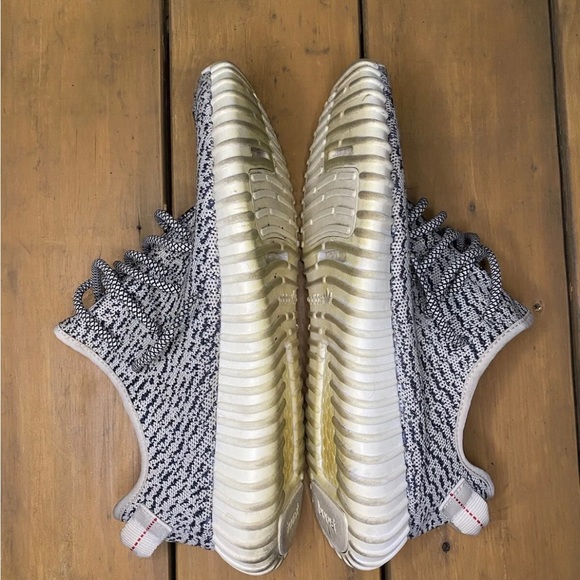Used Yeezy 350 Turtle doves (2015). - Picture 6 of 9